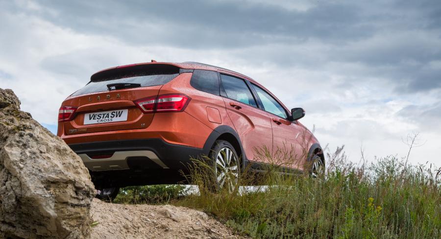  Lada Vesta SW Cross 2017 года  (фото 19 из 48)